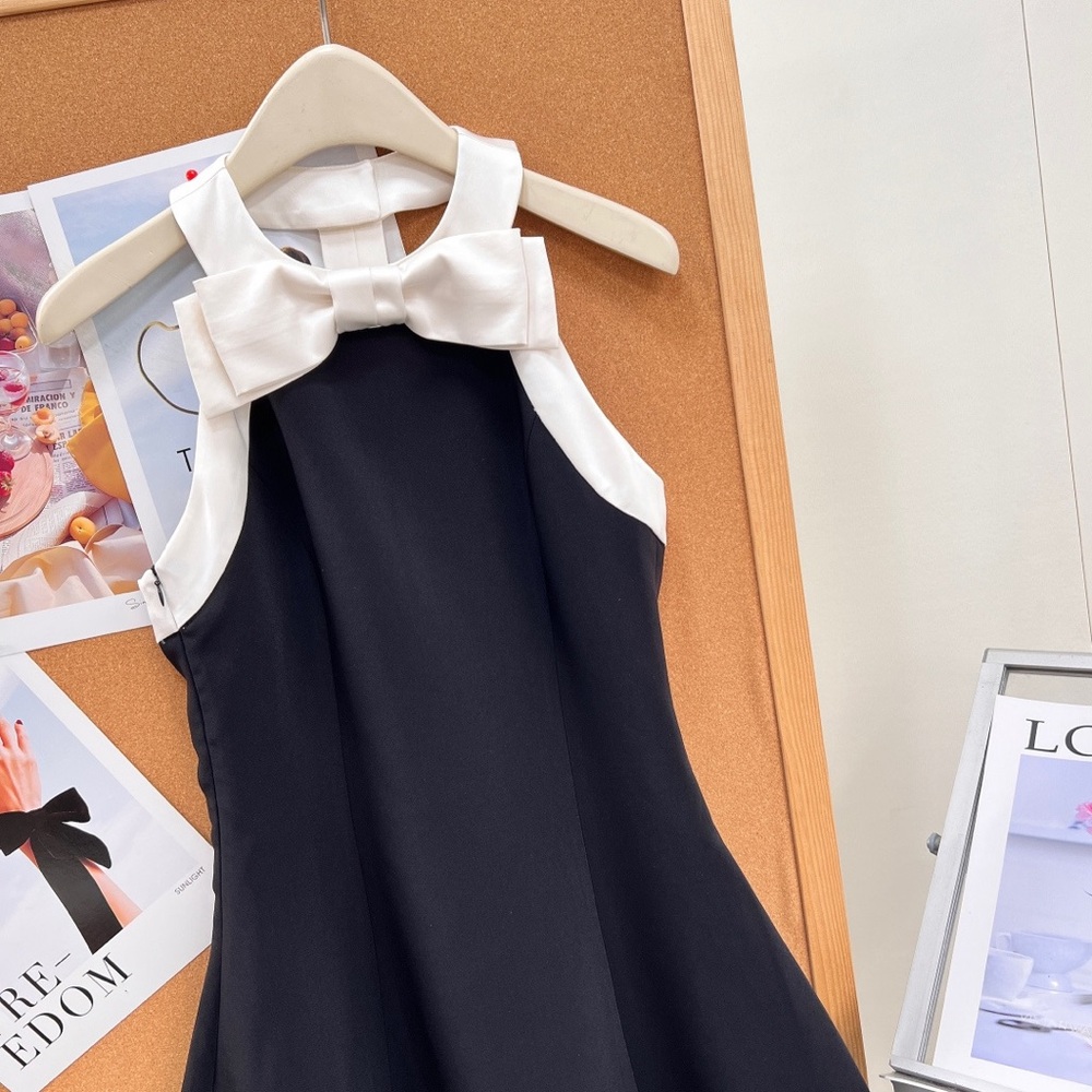 Dolce & Gabbana Black Mini Dress with White Bow Halter Neck - Picture 5 of 9